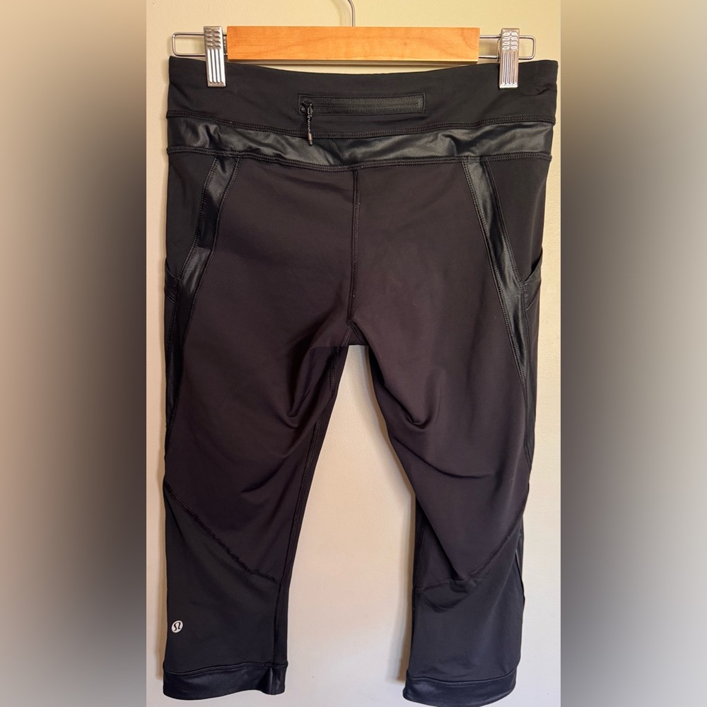 Lululemon Black Crop Leggings Size 8 Faux Leather Trim Zip Pocket Athletic - Picture 2 of 8